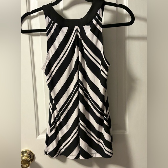 Ladies Top - Picture 2 of 3